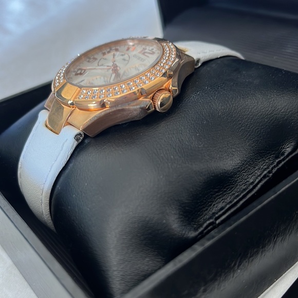 Guess Watch - Picture 3 of 5
